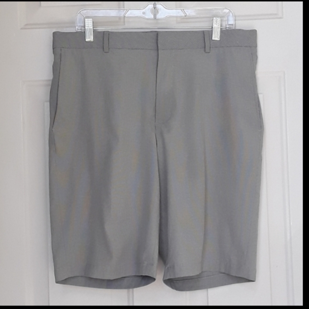 Walter Hagen Gray Flat Front Shorts for Golf.